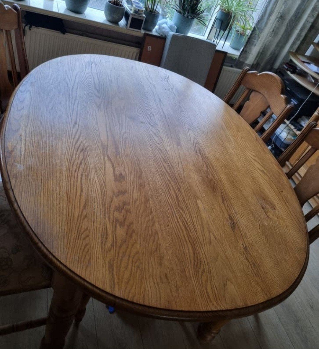 Ovale eettafel van massief eikenhout met 4 stoelen, Huis en Inrichting, Tafels | Eettafels, Ophalen, Gebruikt, 100 tot 150 cm