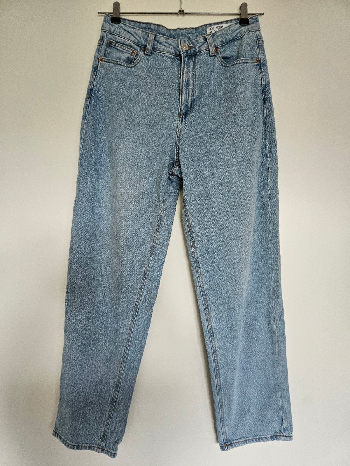 Vero Moda mom jeans / straight leg – lichtblauw denim maat M, Blauw, Vero Moda, Ophalen of Verzenden, Zo goed als nieuw