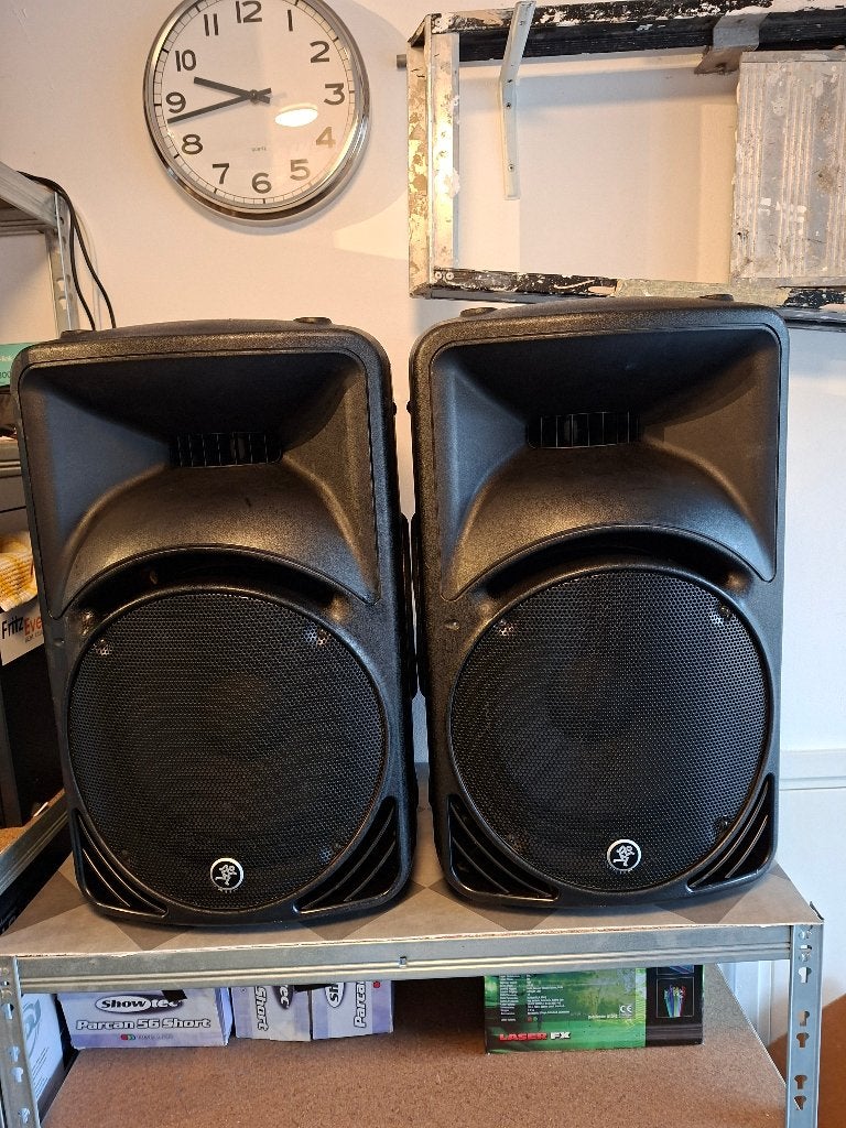 2 x Mackie SRM450 V2, Gebruikt, Speakerset, Ophalen, 150 watt of meer