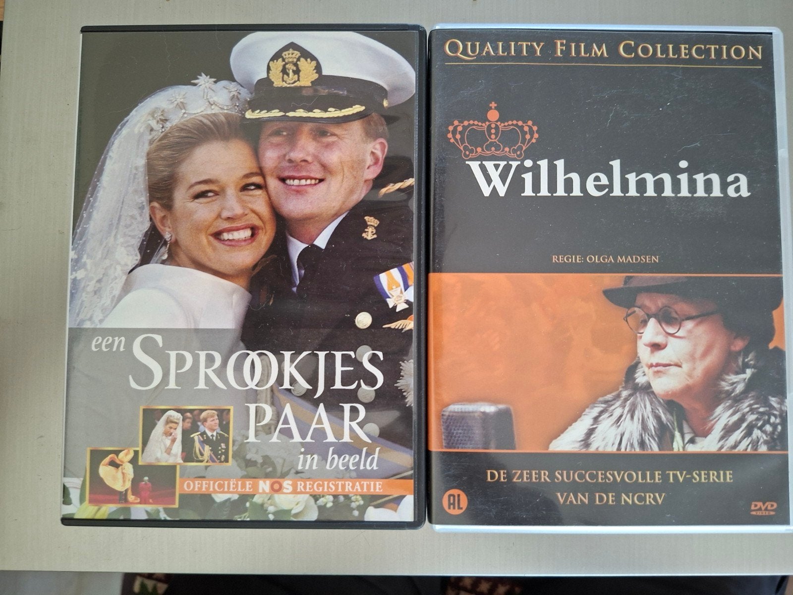 koningshuis verzameling dvds ,bekers,boek en glazen, Ophalen of Verzenden, Gebruikt, Nederland, Overige typen