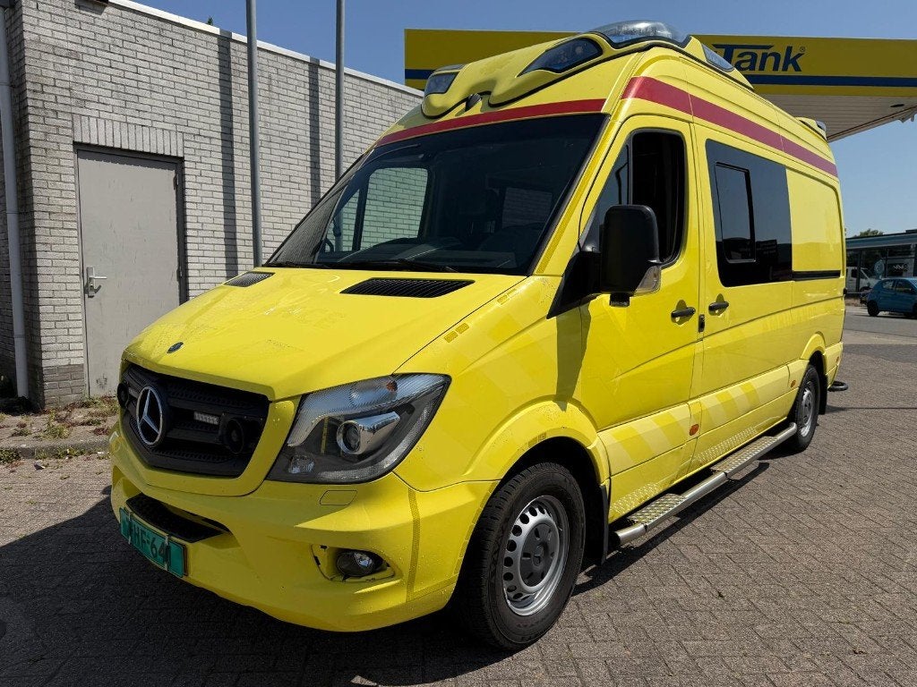 Mercedes-Benz 319 CDI Sprinter V6 Ambulance Export, Auto's, Automaat, Achterwielaandrijving, Euro 6, 190 pk