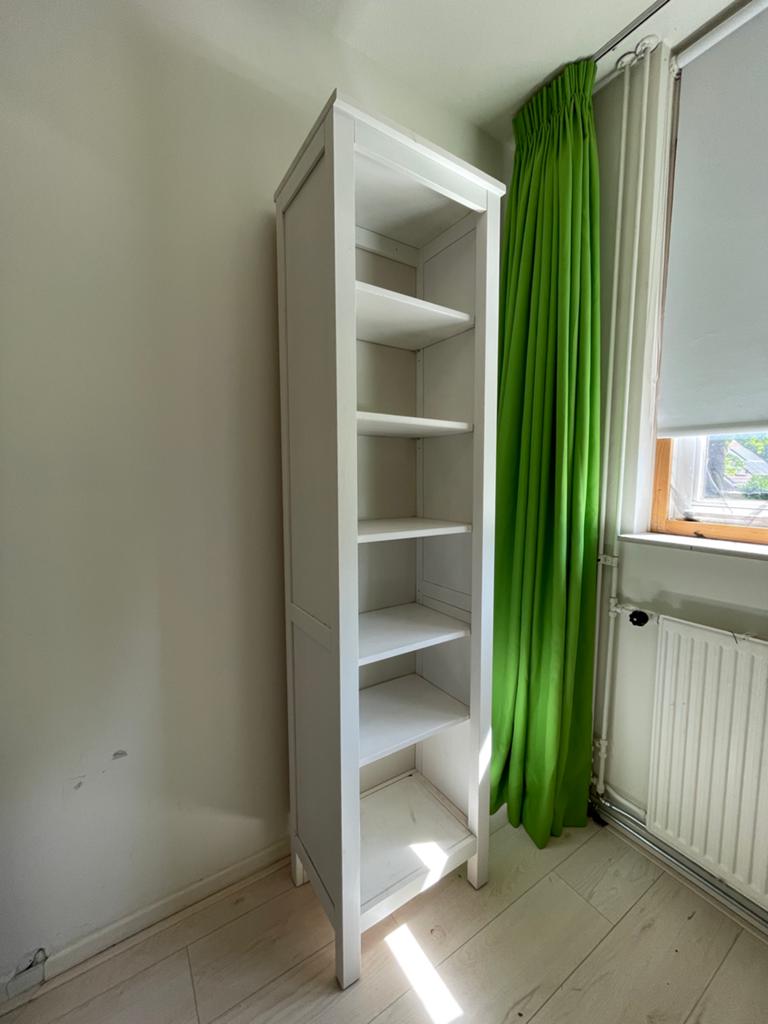 Witte smalle boekenkast Hemnes met 6 planken, Hemnes, Ophalen, Met plank(en), Minder dan 50 cm, Gebruikt
