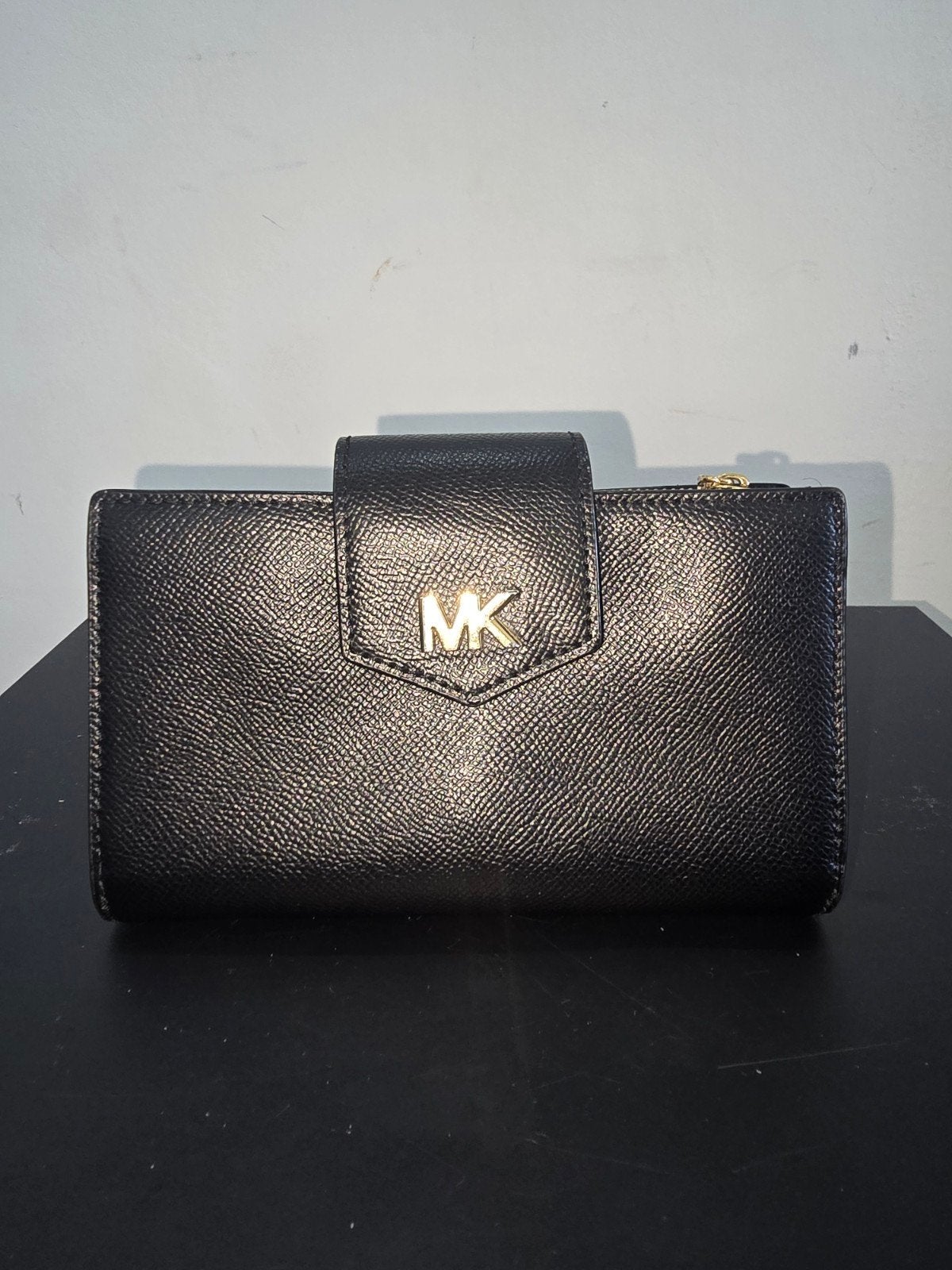 Michael Kors Zwarte Portemonnee met MK-logo, Ophalen of Verzenden, Gebruikt, Zwart, Overige merken