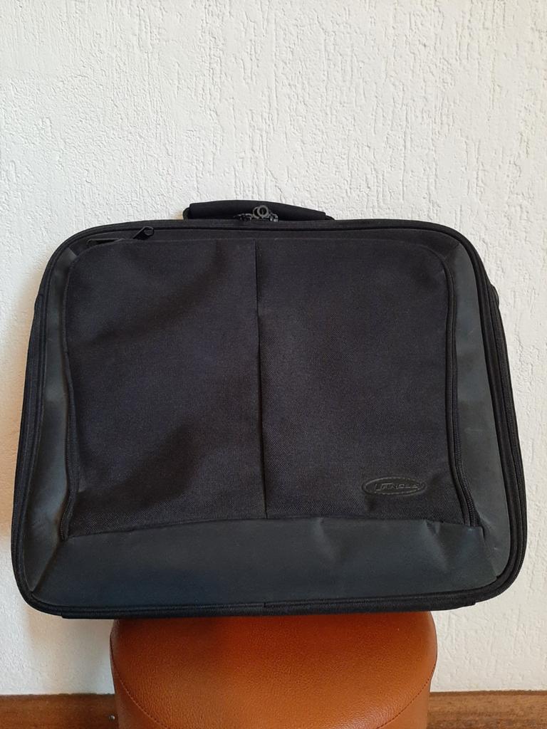 Laptoptas 16 inch......, Computers en Software, Laptoptassen, Ophalen, 16 inch, Zo goed als nieuw, Aktetas