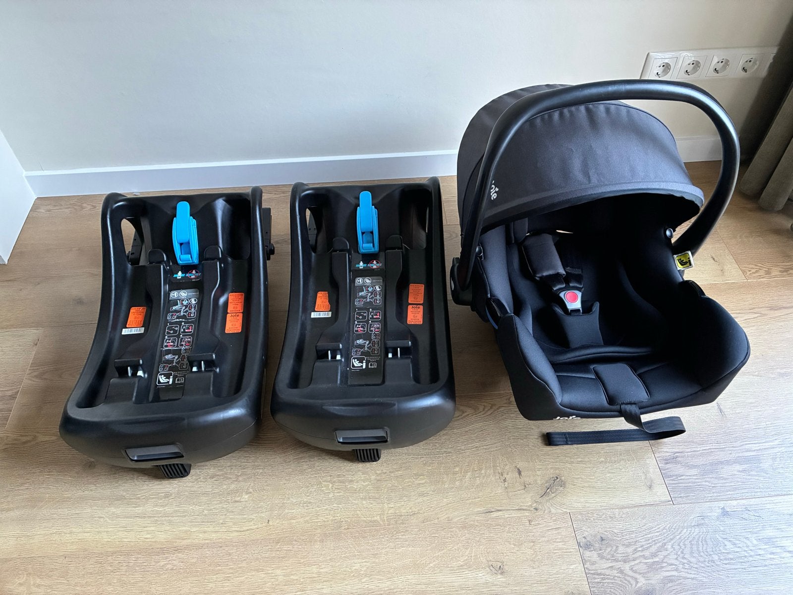 Joie i-Snug autostoel met 2x i-Size isofix bases, Autogordel of Isofix, Zo goed als nieuw, Slaapstand, 0 t/m 13 kg