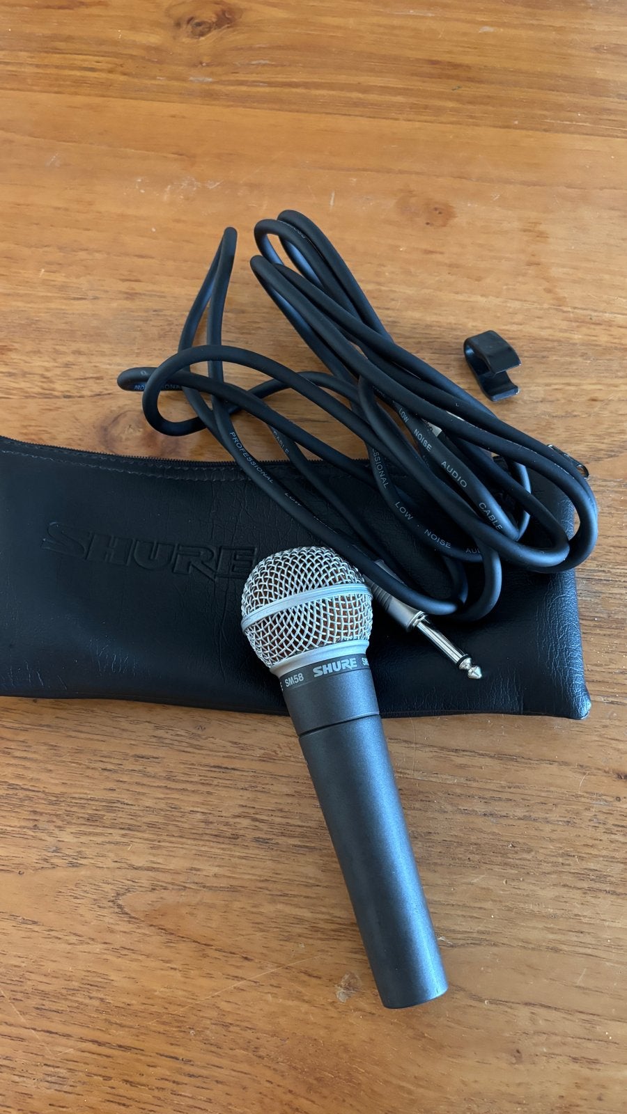 Shure SM58 microfoon met Stagg kabel en hoes, Muziek en Instrumenten, Ophalen of Verzenden, Zo goed als nieuw, Zangmicrofoon
