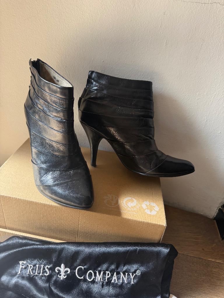 Black leather ankle boots Friis & Company – paneled design, Zwart, Lage of Enkellaarzen, Ophalen of Verzenden, Friis & Company