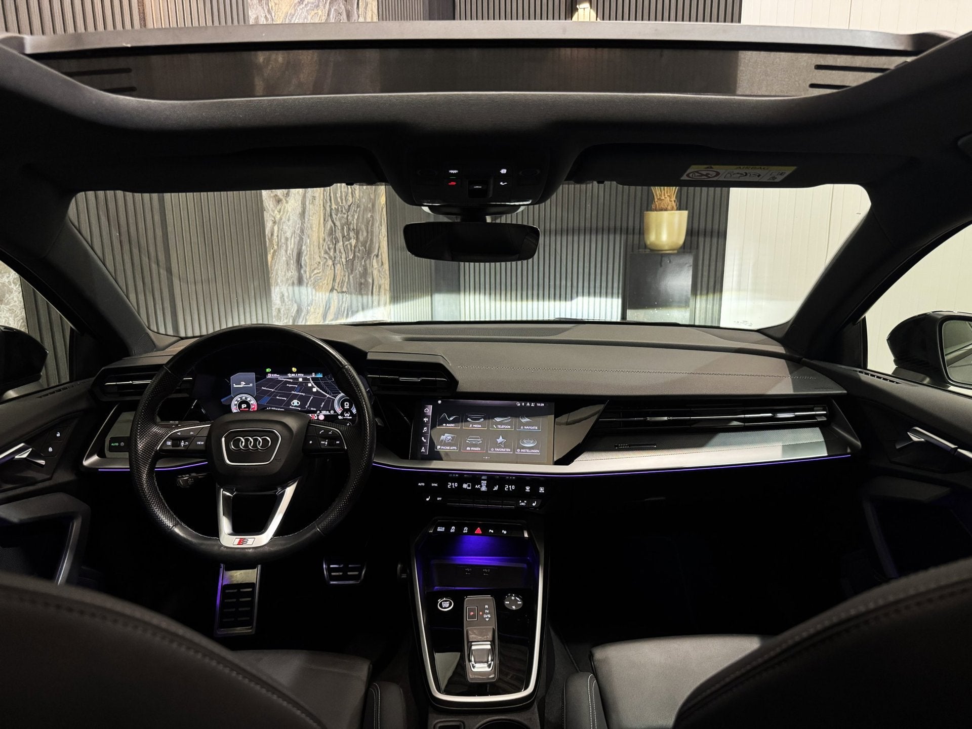 Audi A3 Sportback 35 TFSI Edition One 3x S-Line|PANO|AMBI LI, 4 cilinders, 150 pk, Automatische klimaatregeling, Leder