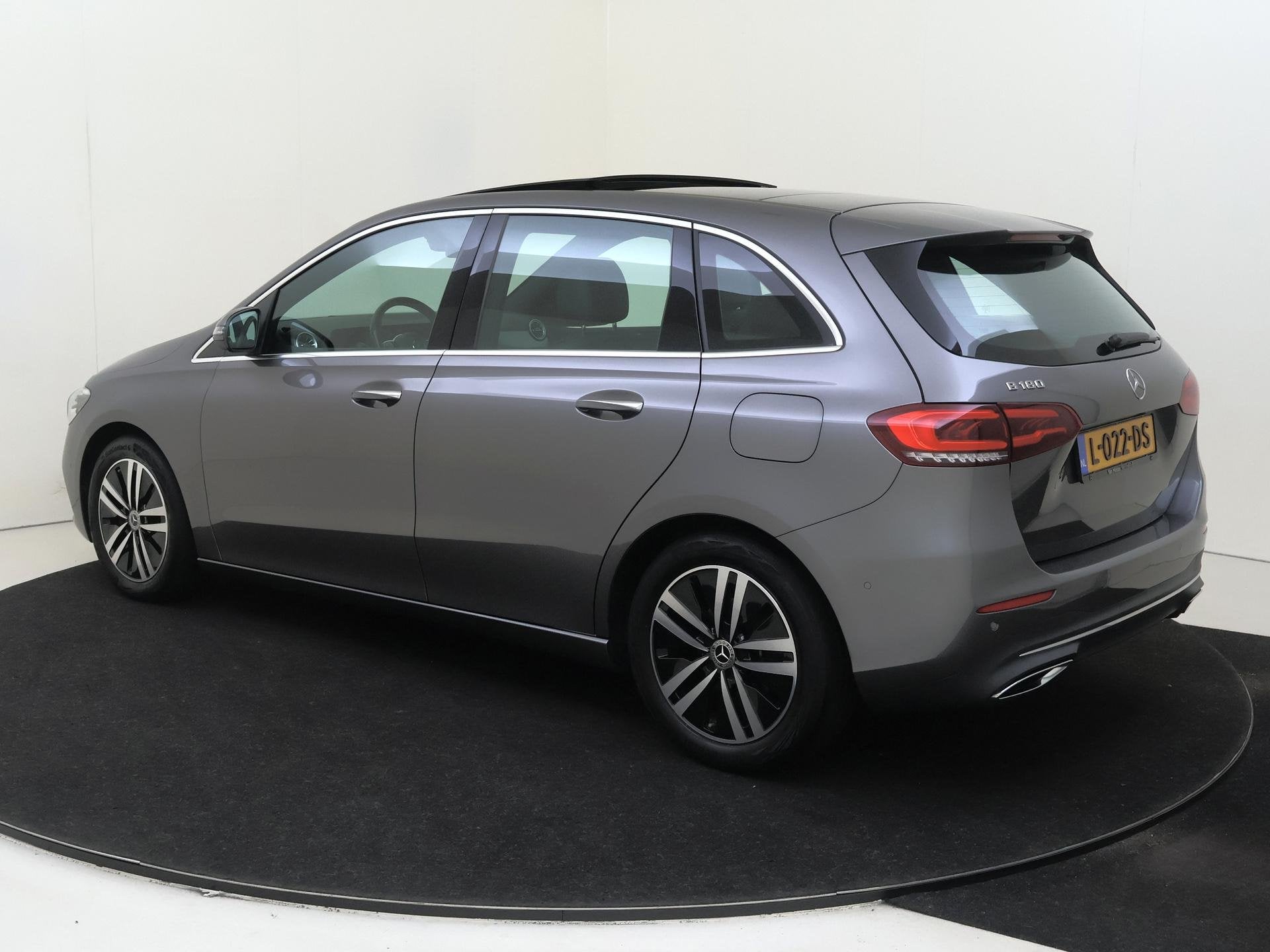 Mercedes-Benz B-klasse 180 Business Solution Luxury, Auto's, Mercedes-Benz, 136 pk, Euro 6, 4 cilinders, 700 kg