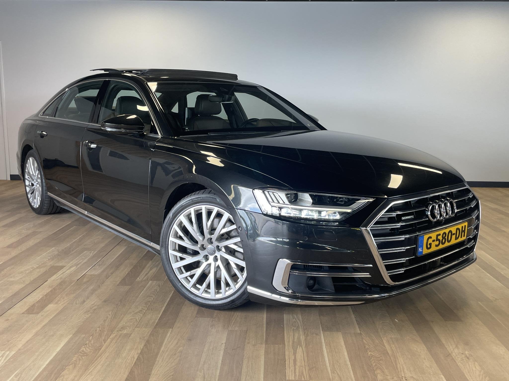 Audi A8 55 TFSI quattro Lang Pro Line Plus PANO/B&O/MASSAGE/, Auto's, Gebruikt, Euro 6, 2995 cc, Leder