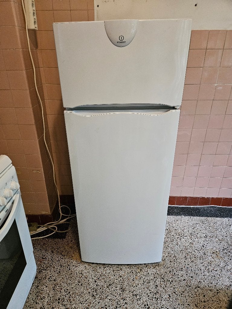 Indesit koelkast vriezer combinatie, Ophalen, Gebruikt, 120 tot 140 cm, 100 tot 150 liter