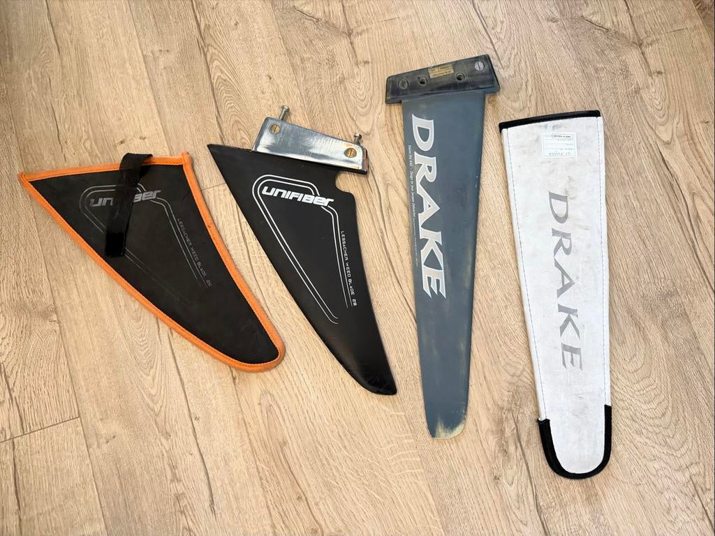 Unifiber wiervin en Drake slalom vin (beide tuttlebox), Watersport en Boten, Windsurfen, Ophalen, Gebruikt, Overige typen, Met vin(nen)