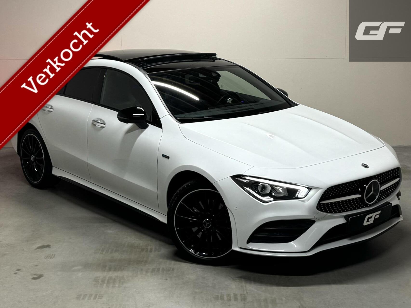 Mercedes CLA-klasse 250e AMG Edition Pano Sfeer Carplay 360, Auto's, Gebruikt, 4 cilinders, Met garantie (alle), Wit