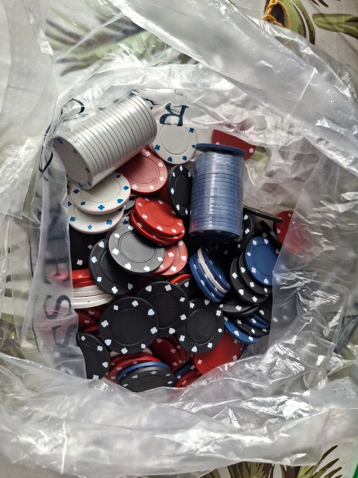 Pokerset met fiches&dealer button.mag voor klein prijsje weg, Drie of vier spelers, Ophalen, Gebruikt, Onbekend