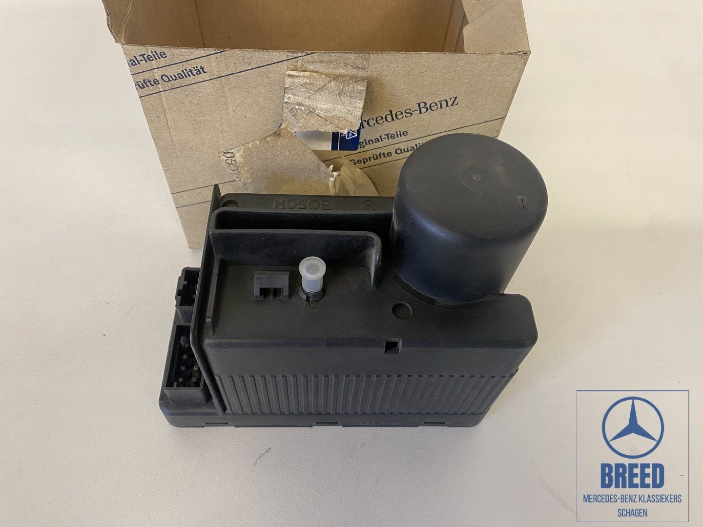 NOS vacuümpomp centrale vergrendeling Mercedes-Benz W124 W20, -, Nieuw, Ophalen of Verzenden, -