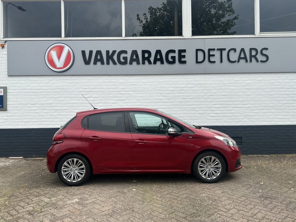 Peugeot 208 1.2 PT Blue Lease (bj 2017), Auto's, Gebruikt, 1199 cc, 82 pk, Bedrijf