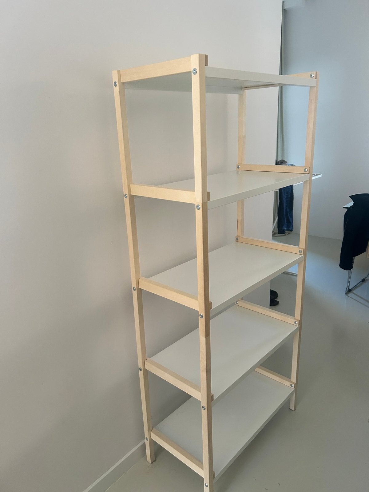 IKEA Ekenabben open kast, espenhout/wit, Huis en Inrichting, Ophalen, Zo goed als nieuw