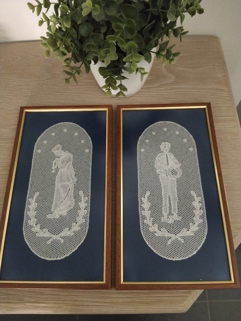 2 vintage houten kaders met kantwerk achter glas, Ophalen of Verzenden, Zo goed als nieuw, Achter glas, Hout