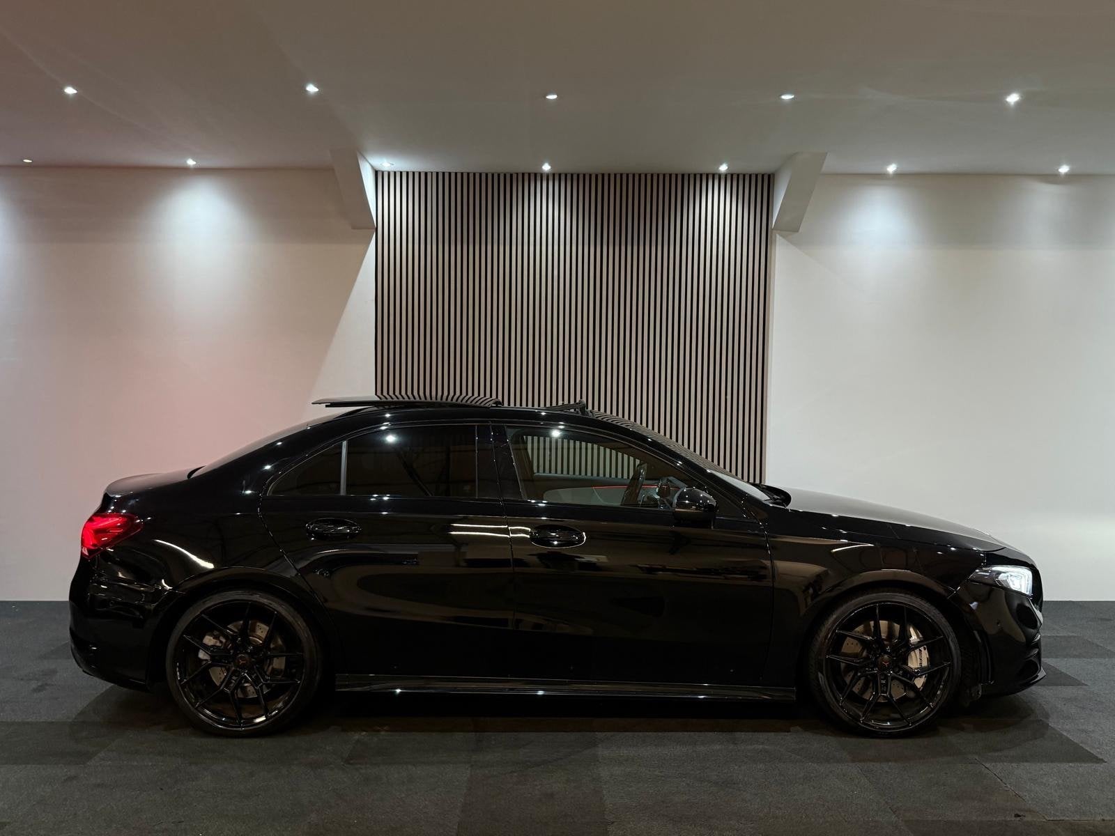 Mercedes-Benz A-klasse AMG 35 4MATIC Pano BI color Leer Came, Auto's, Automaat, Dealer onderhouden, Gebruikt, Euro 6