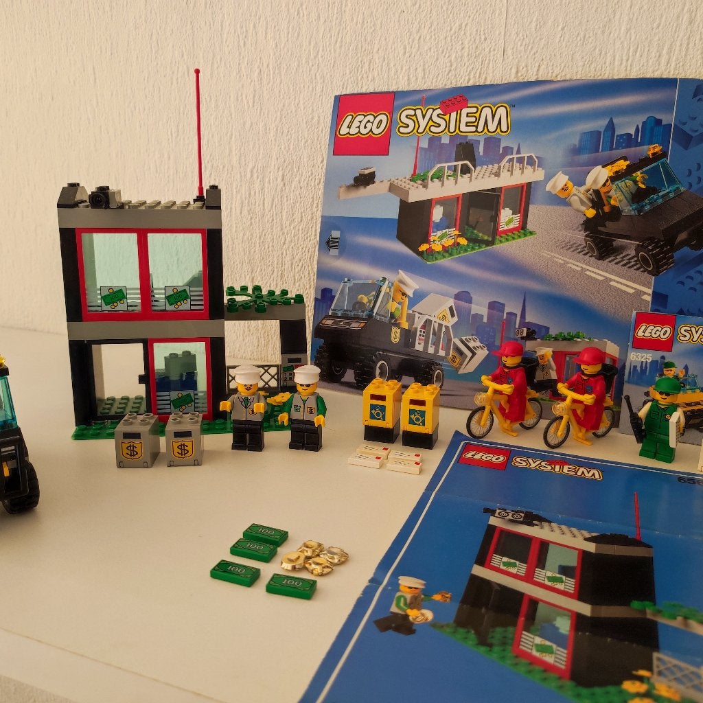 Foto 4 van Lego Bank & Mail Bundle: 6566, 6325 & 6420 x2