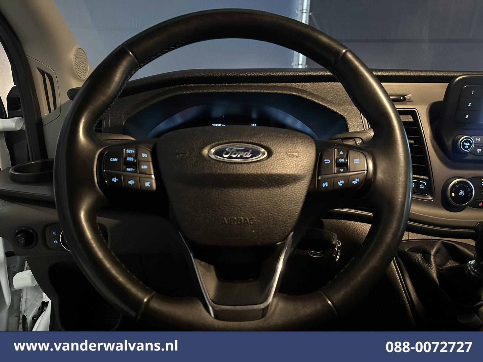 Ford Transit 2.0 TDCI 130pk L4H3 Jumbo Euro6 Airco | Camera, 4 cilinders, Wit, 11 km/l, Bedrijf