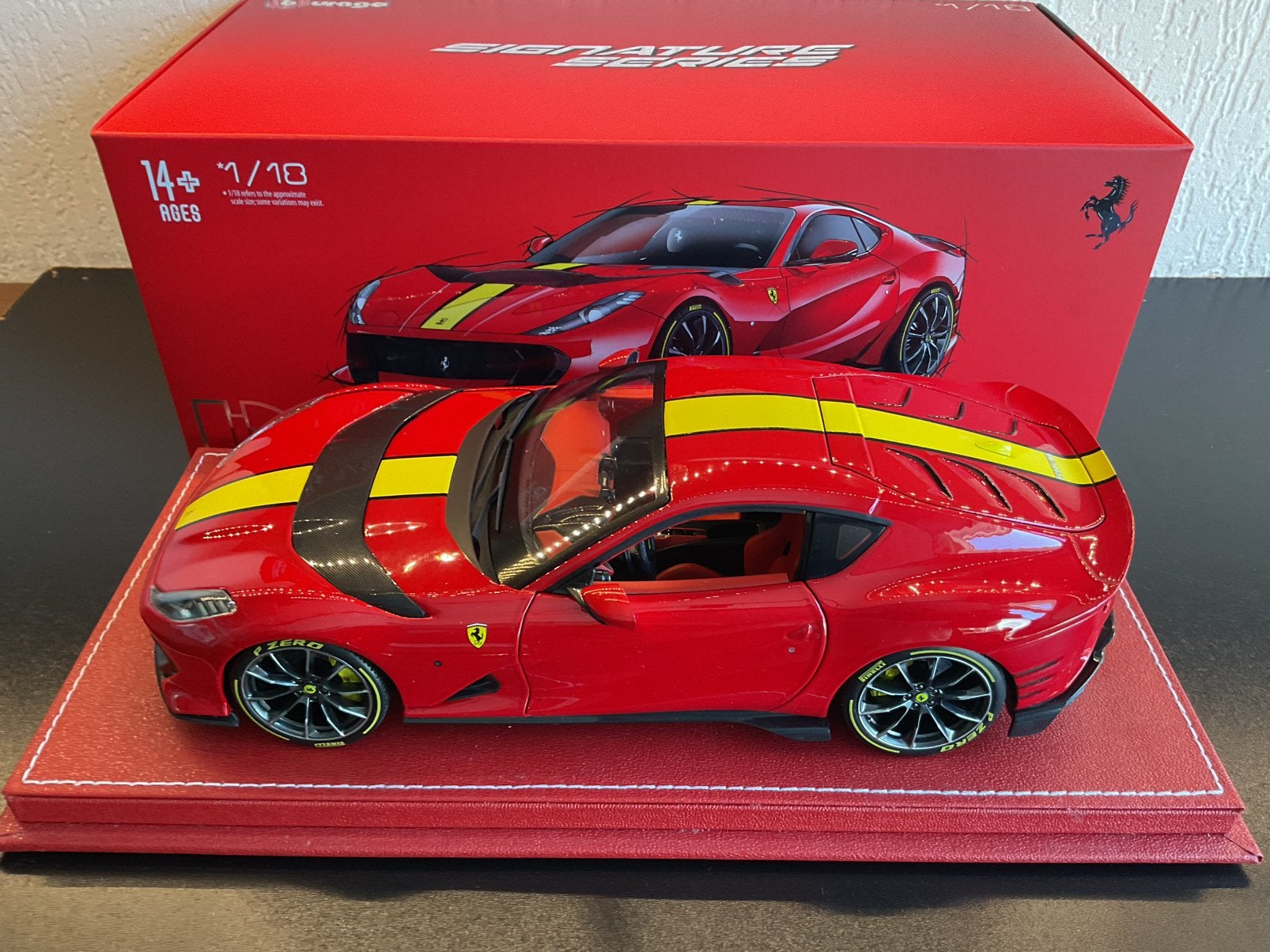 Ferrari F12 signature Bburago 1/18, Ophalen of Verzenden, Zo goed als nieuw, Auto, Bburago