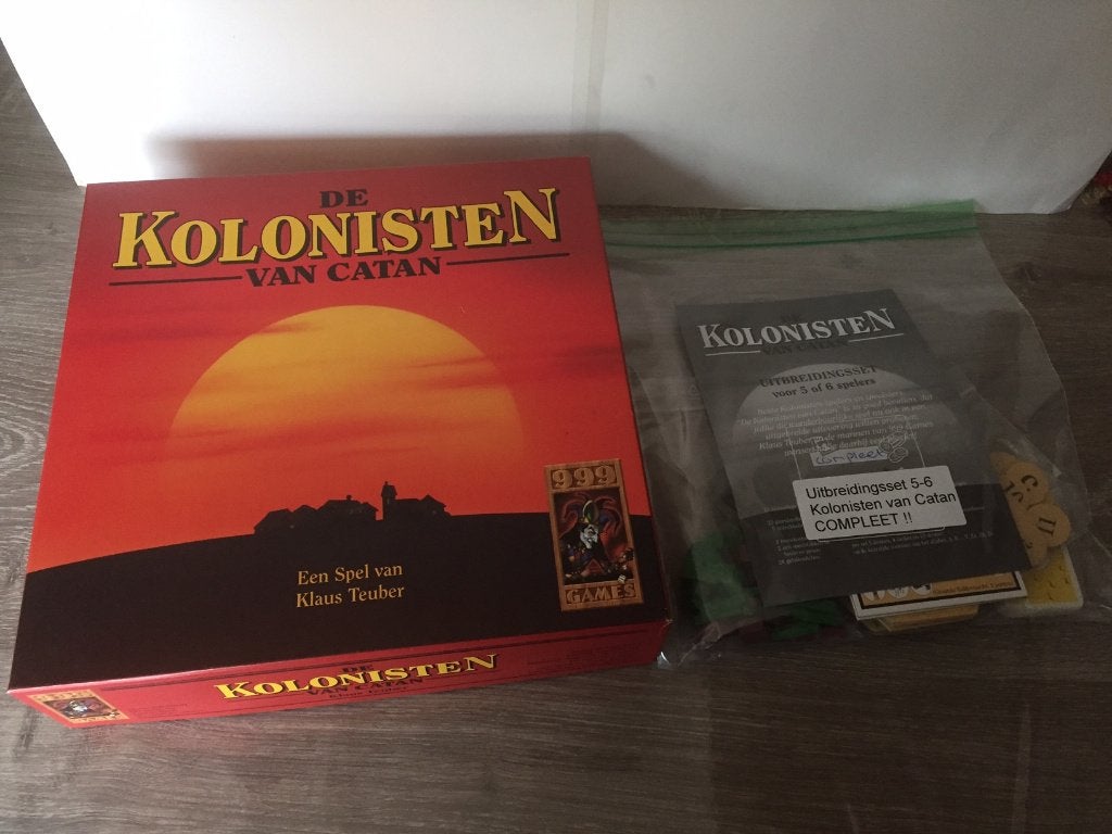 NIEUWSTAAT Kolonisten Catan Basis spel 1 - 6 spelers HOUT, Vijf spelers of meer, Ophalen of Verzenden, Zo goed als nieuw, 999Games