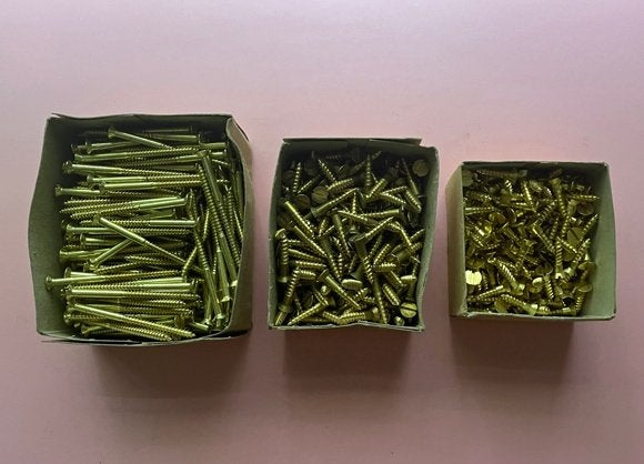 Ouderwetse messing gleufkopschroeven, Antiek en Kunst, Ophalen of Verzenden