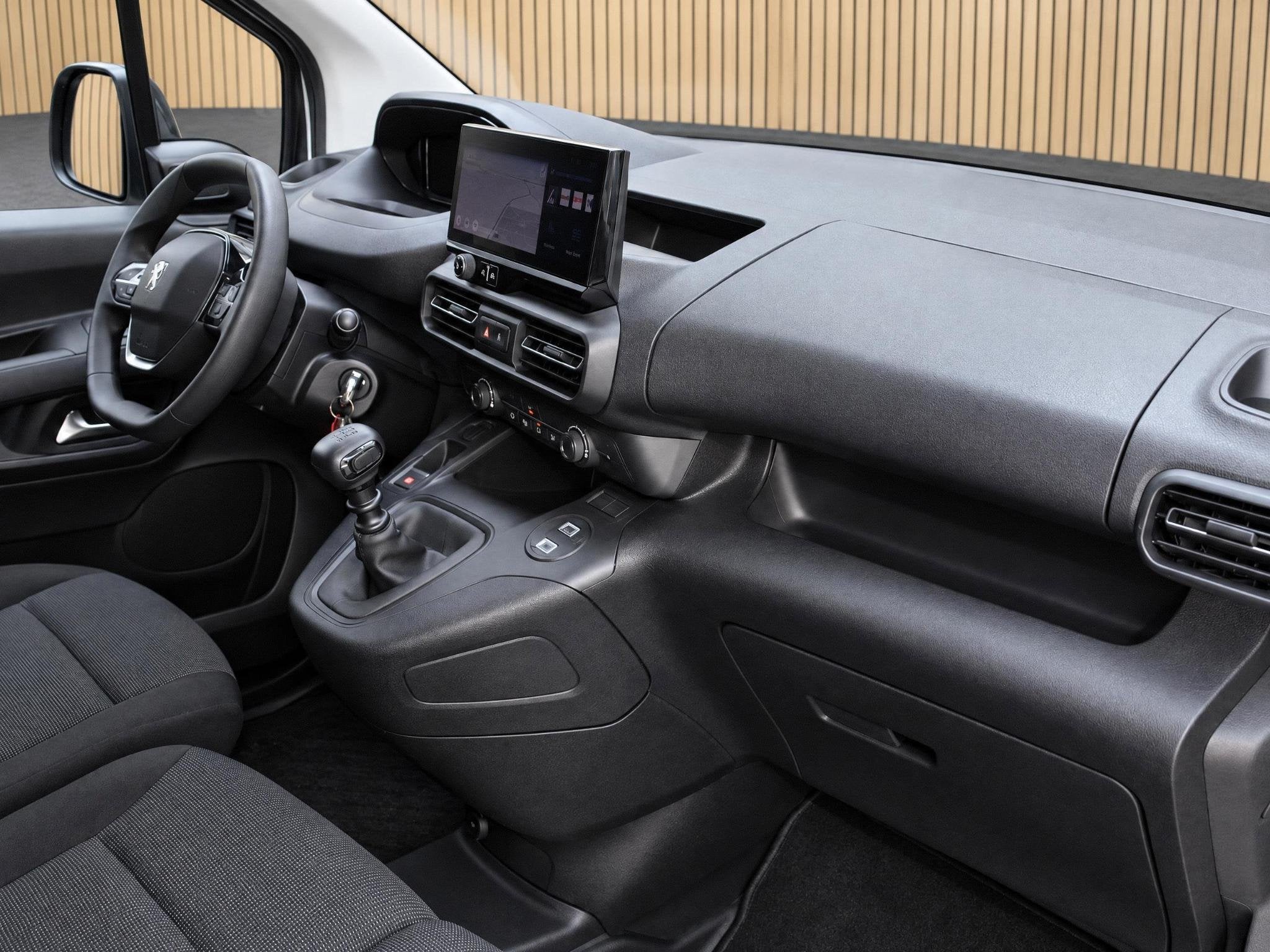 Peugeot Partner 1.5 BlueHDi 100 L1 3-ZITS/DYNAMIC SURROUND V, Voorwielaandrijving, 12 maanden, Gebruikt, Euro 6