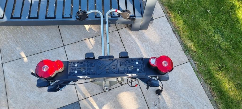 Twinny Load E-Bike Trekhaak Fietsendrager Opklapbaar !!, Auto diversen, Fietsendragers, Ophalen, Zo goed als nieuw, 2 fietsen