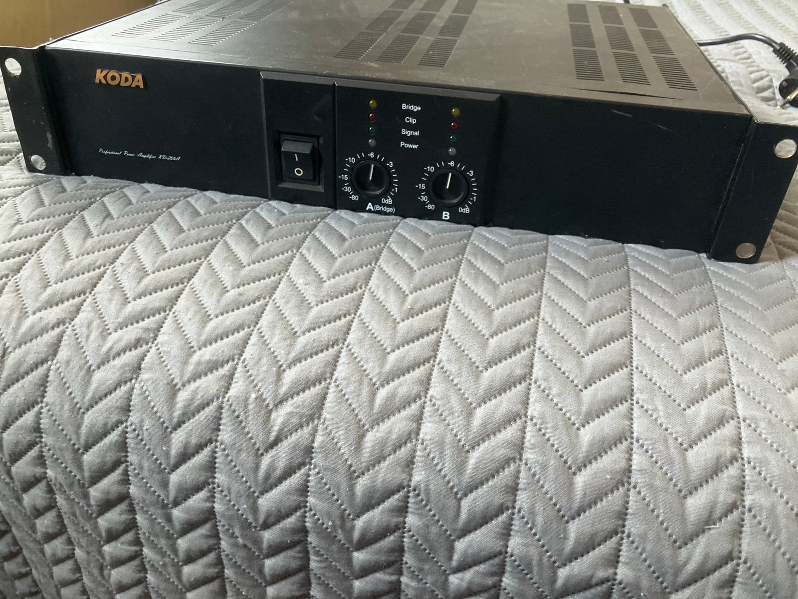Koda Professional Power Amplifier KD-255A, 120 watt of meer, Ophalen, Overige merken, Gebruikt