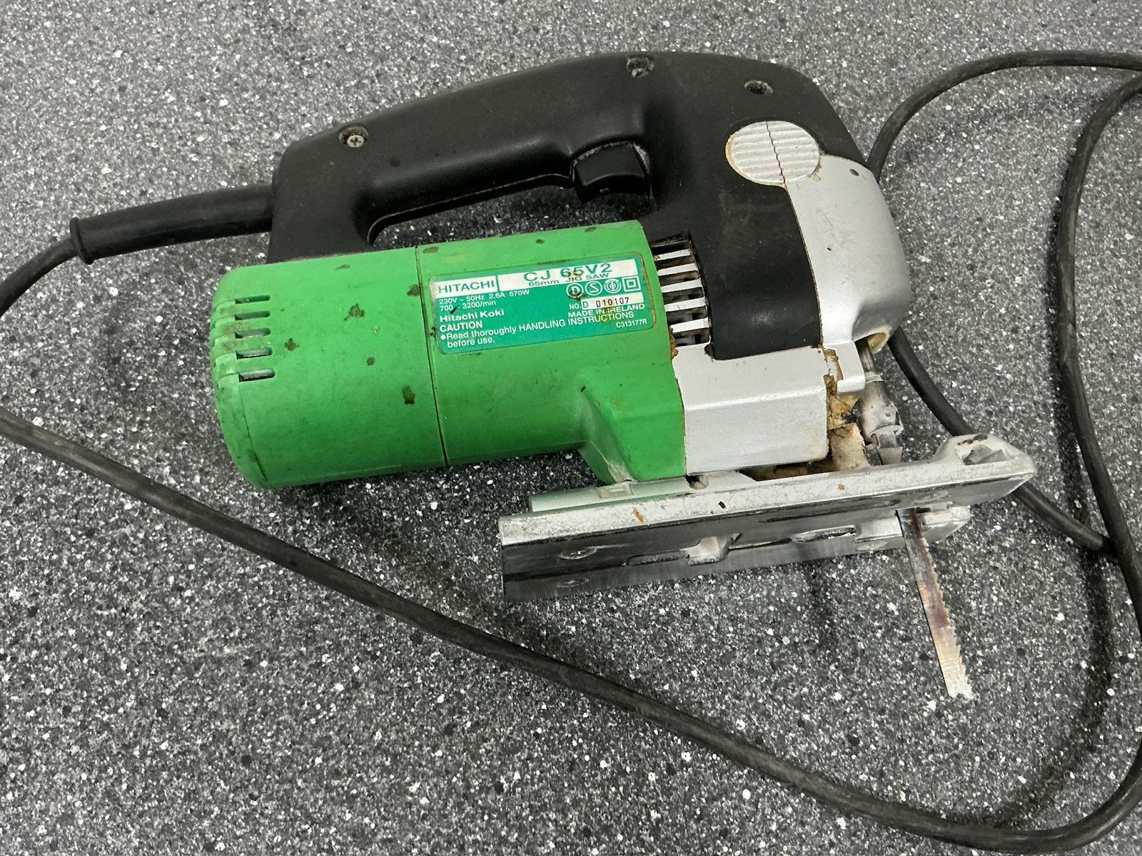 Hitachi CJ 65V2 Decoupeerzaag - 570W, 65mm zaagdiepte, Gebruikt, Decoupeerzaag, 600 tot 1200 watt, Ophalen of Verzenden