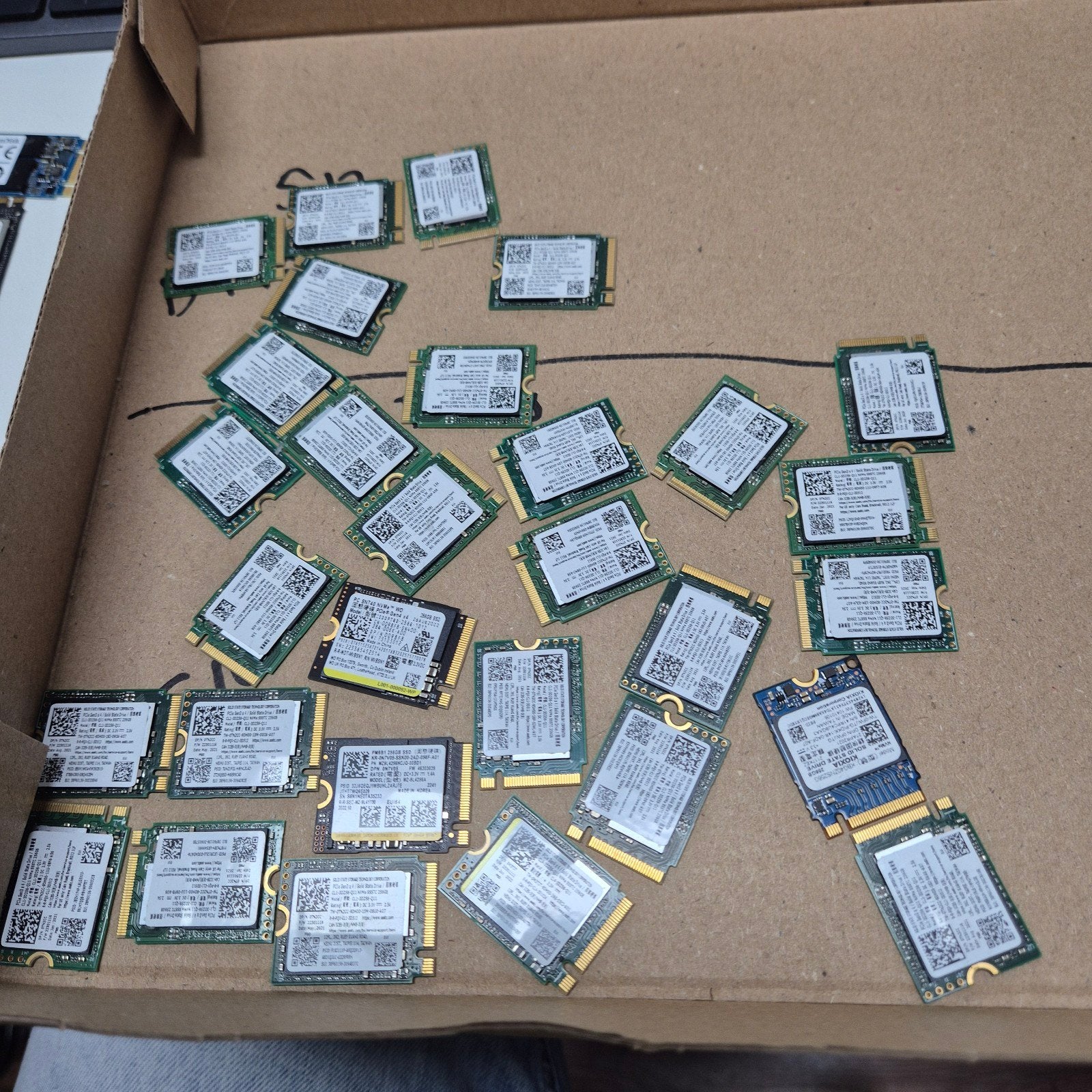 Partij 30 x 256GB Nvme SSD 2230, Computers en Software, Intern, Gebruikt, 256GB, Verzenden