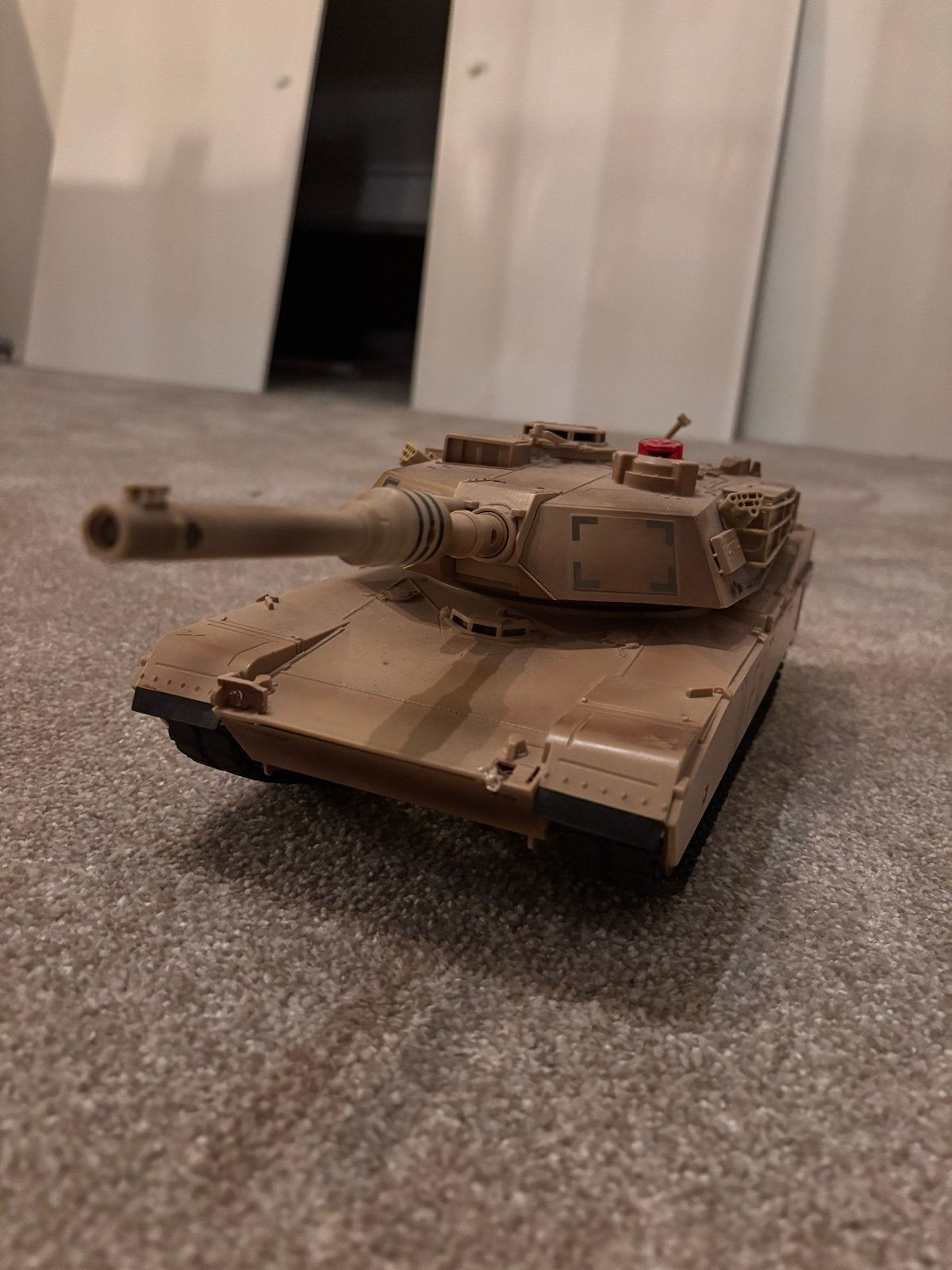 Gave legertank voor op de jongenskamer, Ophalen of Verzenden, Zo goed als nieuw
