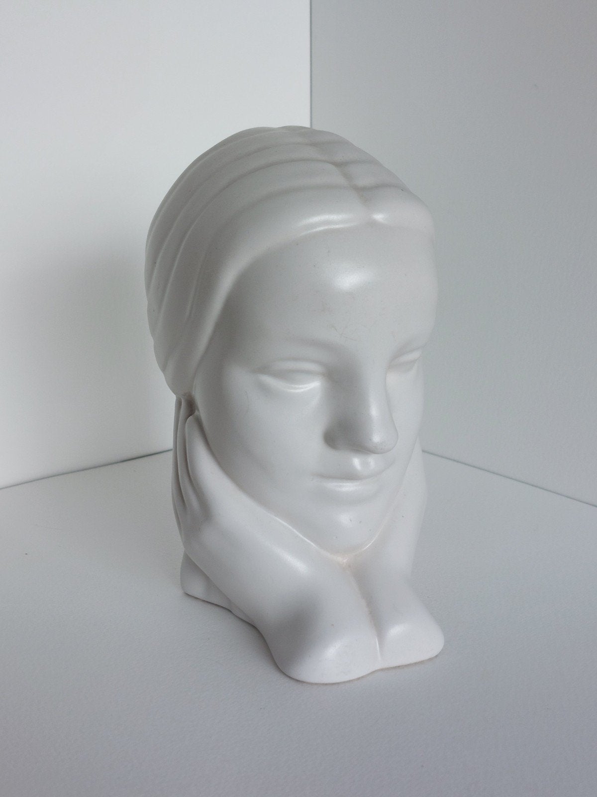 Witte keramische boekensteun van een vrouw, Art Deco s, Antiek en Kunst, Art deco, Buste, Ophalen of Verzenden, 20 - 50 cm