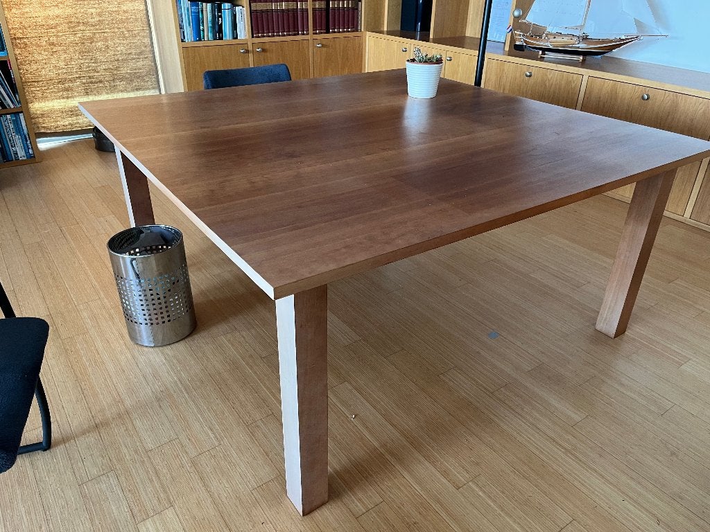 Grote vierkante eettafel van kersenhout, Huis en Inrichting, Tafels | Eettafels, Ophalen, 150 tot 200 cm, Vierkant, Zo goed als nieuw