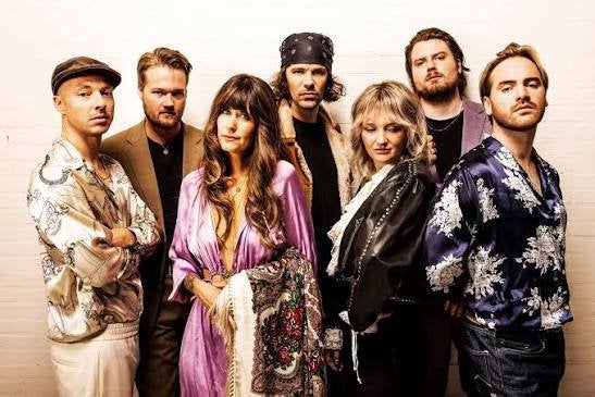 4 eerste rang kaarten The Cosmic Carnival, Drie personen of meer, December