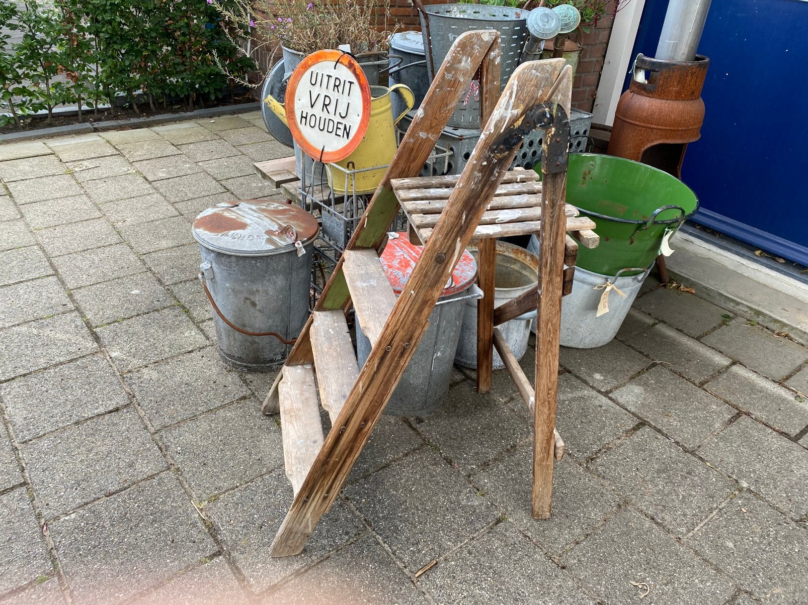 Leuk oude houten trapje, Ophalen