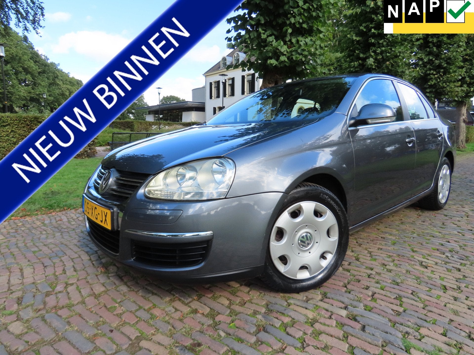 Volkswagen Jetta 1.6 Comfortline Automaat Ecc Cruisecontrol, Auto's, 4 cilinders, 690 kg, Grijs, Sedan