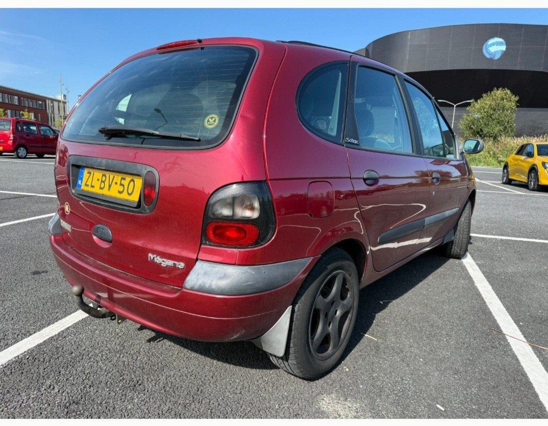 Foto 3 van Renault Mégane 2.0 Scenic RT AUT 1999 Rood
