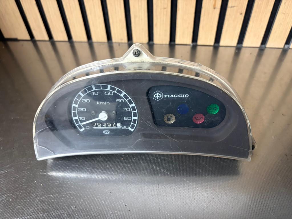 piaggio zip type 3 kilometer teller, Ophalen