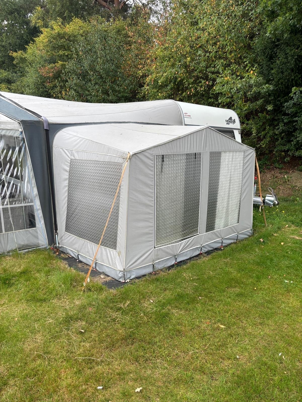 Isabella Annex 300 - 2 jaar oud met ijzeren frame, Ophalen of Verzenden, Zo goed als nieuw
