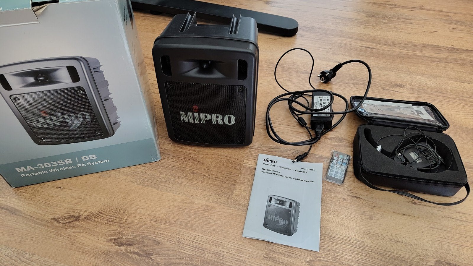 Mipro MA-303SB Draagbaar PA Systeem met Headset Microfoon, Muziek en Instrumenten, Ophalen of Verzenden, Zo goed als nieuw, Minder dan 500 watt