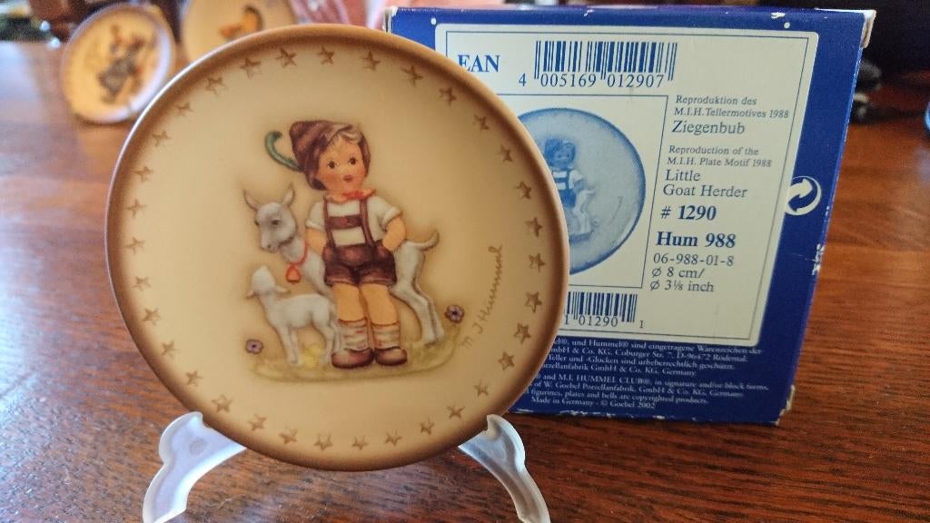 Hummel bordje jongetje met twee schapen, Verzamelen, Ophalen of Verzenden, Zo goed als nieuw, Hummel