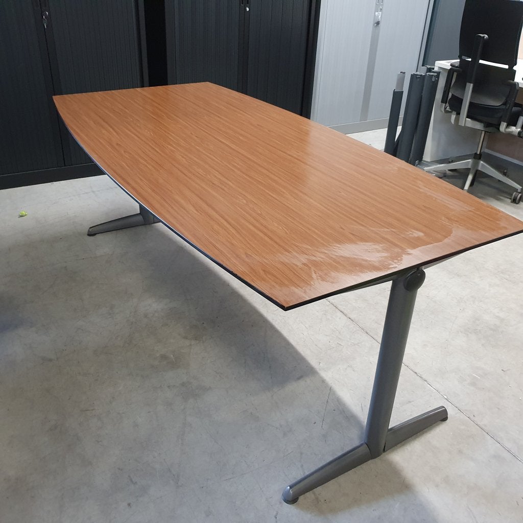 Ahrend 500 vergadertafel - 201x100 cm, Niet ingevuld, Gebruikt, Niet ingevuld, Niet ingevuld