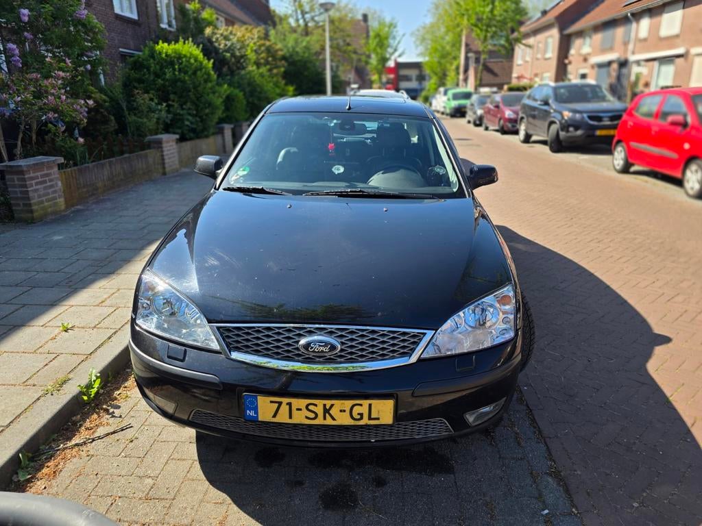 Ford Mondeo 2.0 16V 107KW HB AUT 2006 Zwart, Auto's, 145 pk, 1800 kg, 4 cilinders, Mondeo