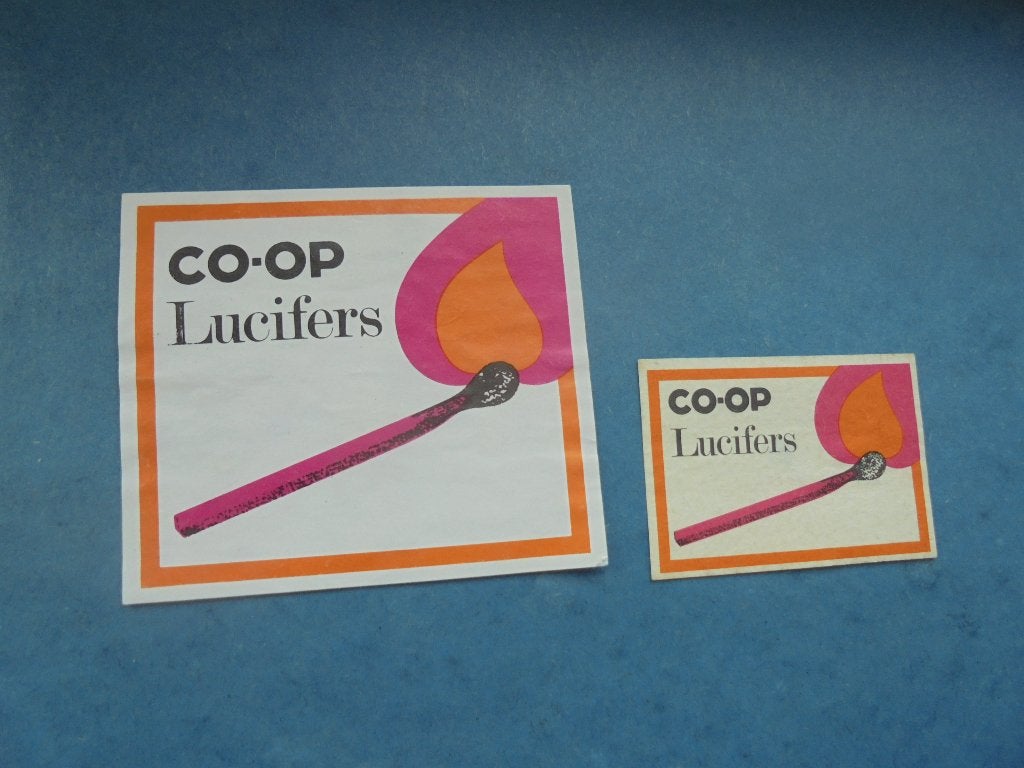 2 oude lucifermerken Co-op Lucifers, Verzamelen, Ophalen of Verzenden, Zo goed als nieuw, Luciferdoosjes of -merken