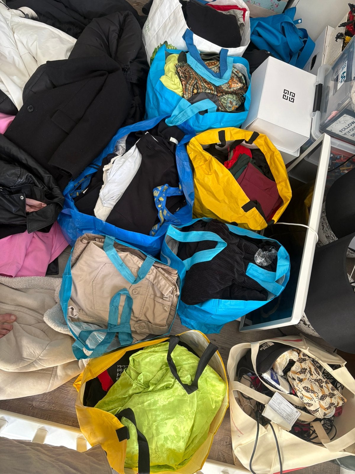 Grote partij kleding opkoop, Diversen, Ophalen, Zo goed als nieuw