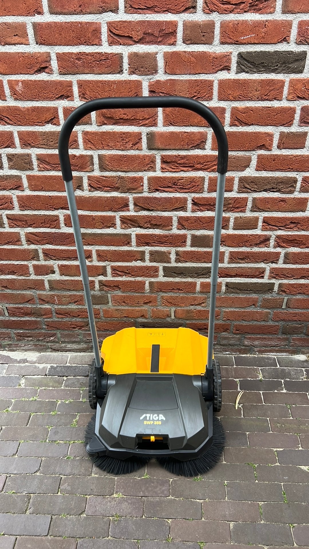 Stiga SWP 355 Veegmachine, Ophalen, Zo goed als nieuw