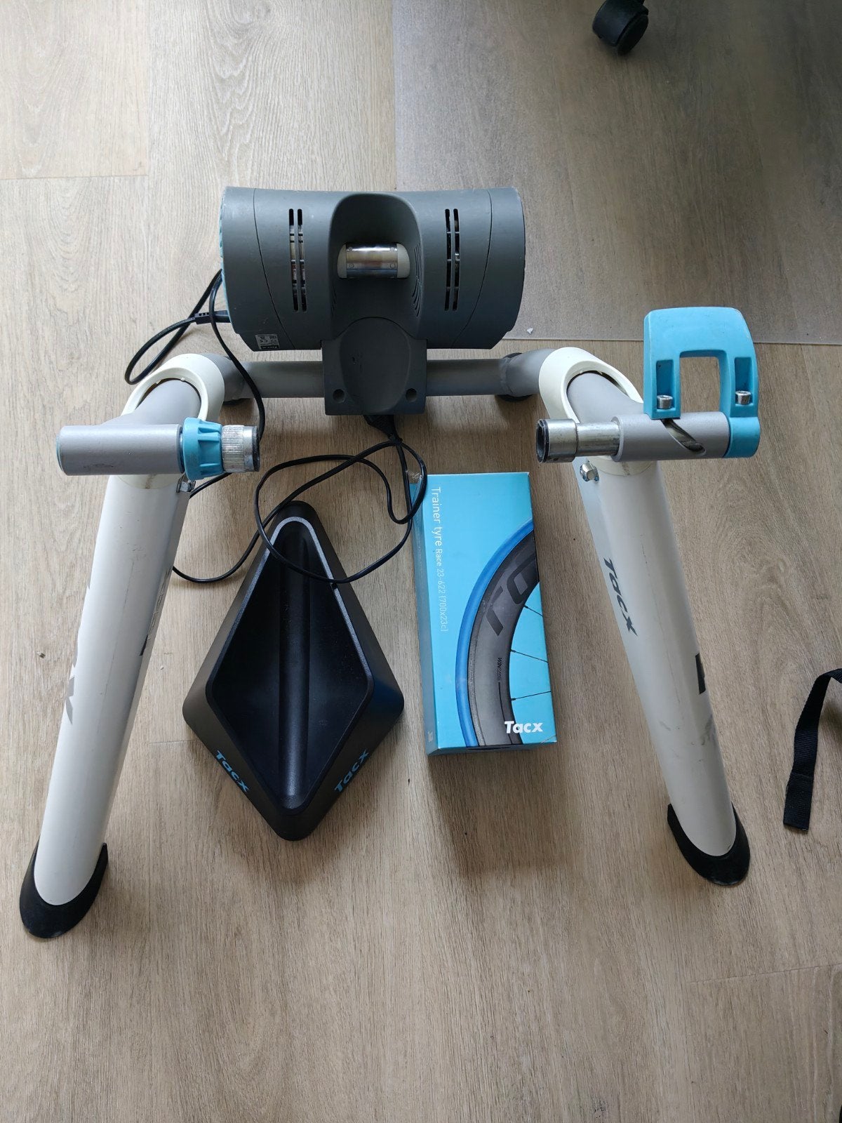 Tacx T2180 Vortex Smart fietstrainer, Ophalen, Zo goed als nieuw, Metaal, Benen